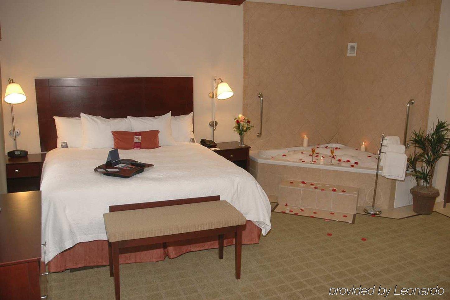 Hampton Inn And Suites וואקסהאצ'י חדר תמונה